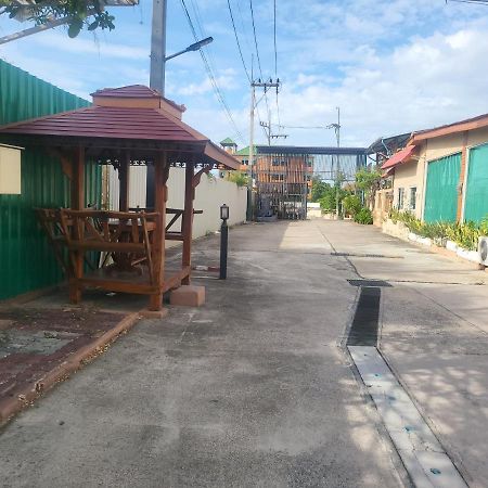 Ekaluk Place Inn Pattaya Exterior photo
